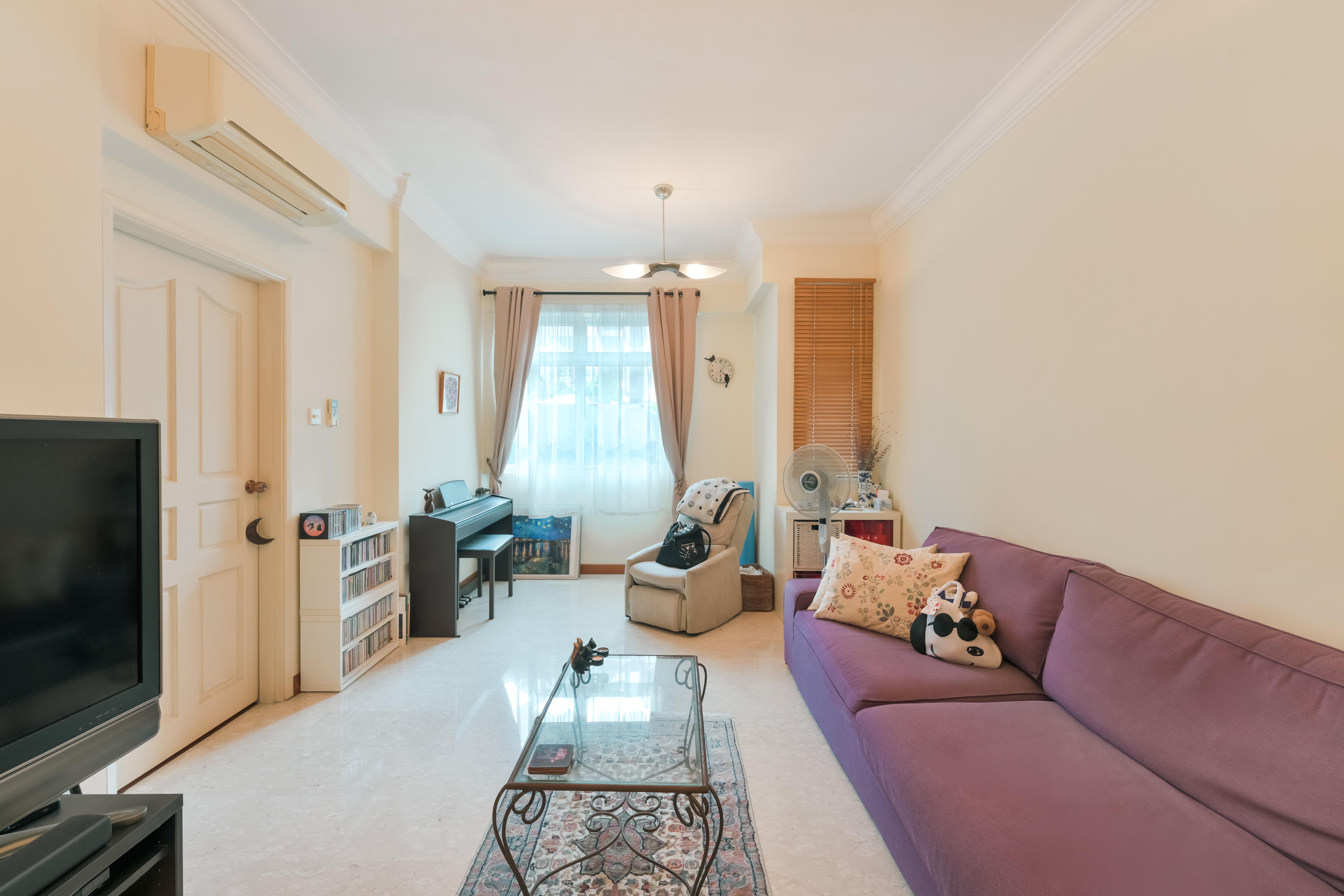 Prop-GPT: Condominium: D09  La Crystal