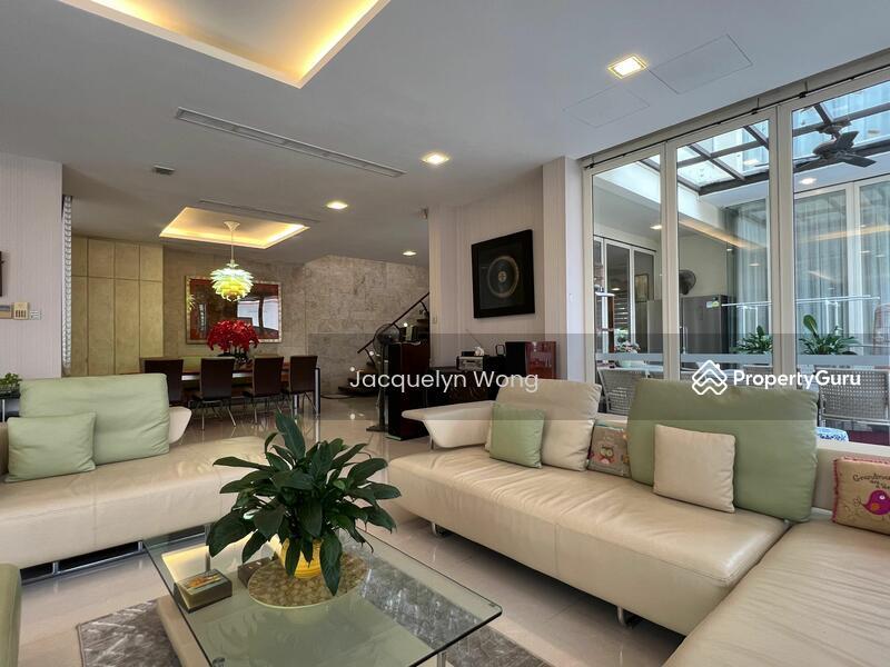 Prop-GPT: Semi-Detached: D10 Holland Holland Grove Semi Detached