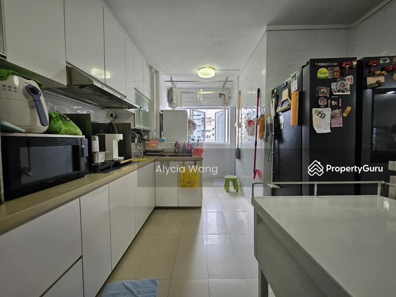 HDB Flat for Sale, 628 Hougang Avenue 8, SGD 978,000 | 99-year lease