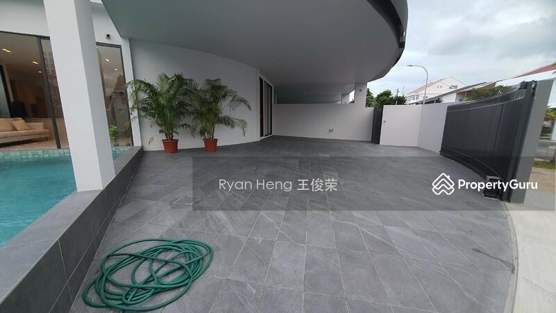 Prop-GPT: Corner Terrace: D14  Almost Sold! Price Reduced – A Must-See 3.5 Sty Luxury Home w. Lift & Pool!
