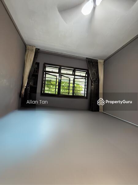 Prop-GPT: HDB Flat: D27  423 Canberra Road