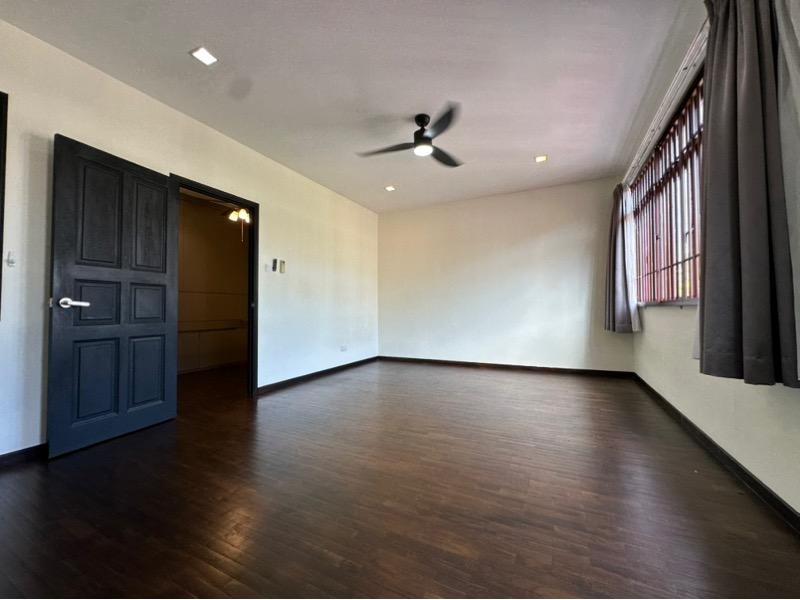 Terrace for Sale, THE RIVERINA Terraced House For Sale, $2,520,000, 6 Bed 4 Bath 2,917 sqft $1,560.00 psf, SGD 2,520,000 | 99-year Leasehold