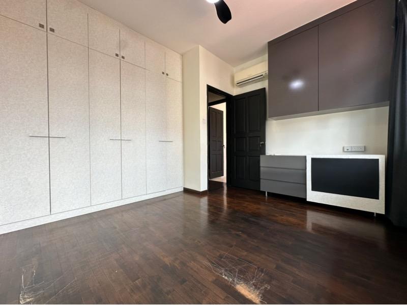 Terrace for Sale, THE RIVERINA Terraced House For Sale, $2,520,000, 6 Bed 4 Bath 2,917 sqft $1,560.00 psf, SGD 2,520,000 | 99-year Leasehold