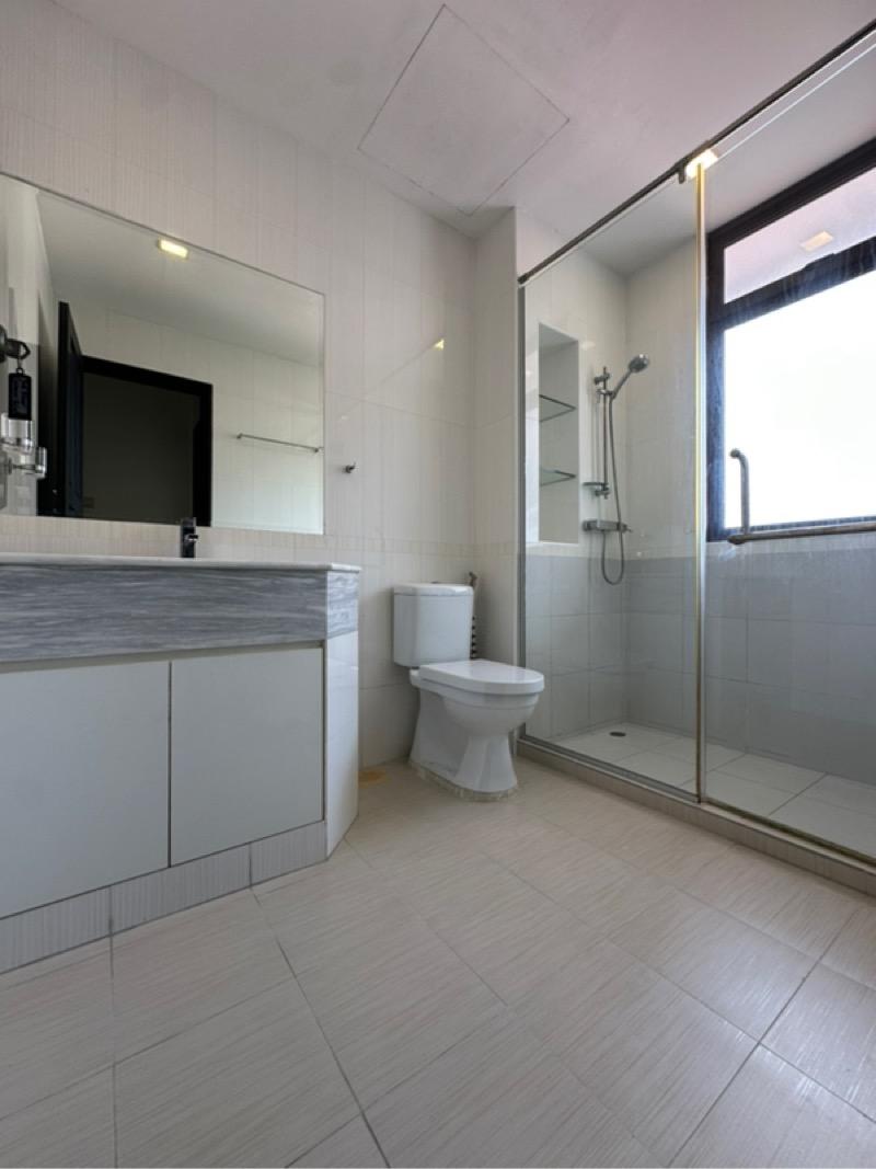 Terrace for Sale, THE RIVERINA Terraced House For Sale, $2,520,000, 6 Bed 4 Bath 2,917 sqft $1,560.00 psf, SGD 2,520,000 | 99-year Leasehold
