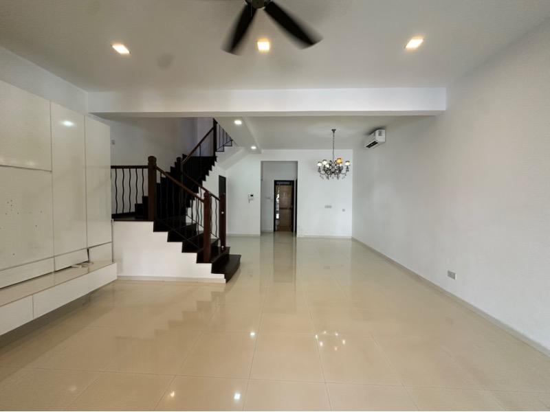 Terrace for Sale, THE RIVERINA Terraced House For Sale, $2,520,000, 6 Bed 4 Bath 2,917 sqft $1,560.00 psf, SGD 2,520,000 | 99-year Leasehold