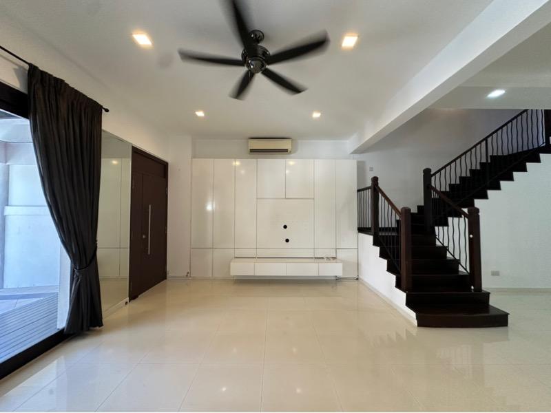 Terrace for Sale, THE RIVERINA Terraced House For Sale, $2,520,000, 6 Bed 4 Bath 2,917 sqft $1,560.00 psf, SGD 2,520,000 | 99-year Leasehold