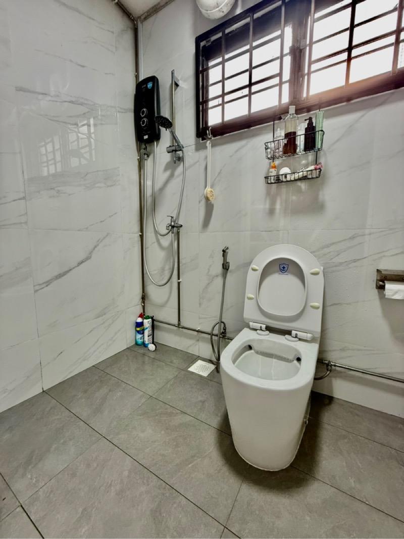 HDB Apartment for Sale, 916 Hougang Avenue 9 HDB Apartment For Sale, $720,000, 3 Bed 2 Bath 1,291 sqft $558.00 psf, SGD 720,000 | 99-year Leasehold