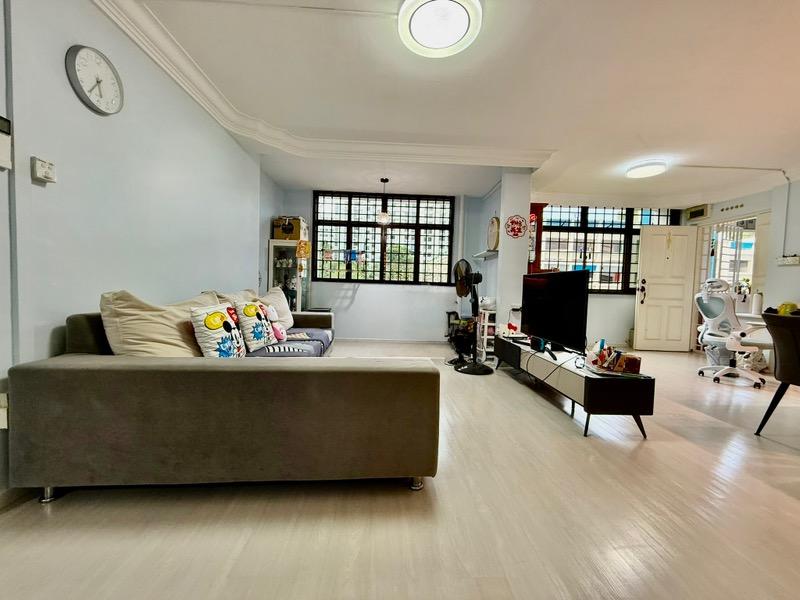 HDB Apartment for Sale, 916 Hougang Avenue 9 HDB Apartment For Sale, $720,000, 3 Bed 2 Bath 1,291 sqft $558.00 psf, SGD 720,000 | 99-year Leasehold