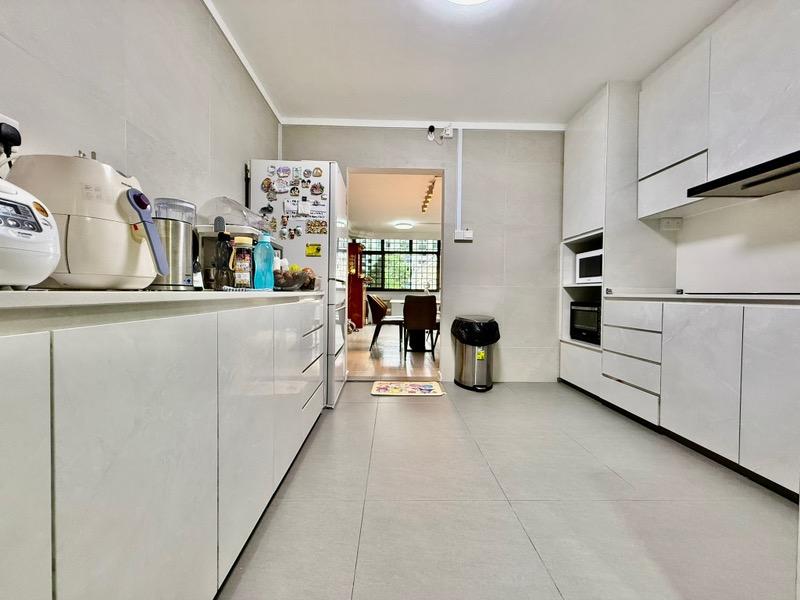 HDB Apartment for Sale, 916 Hougang Avenue 9 HDB Apartment For Sale, $720,000, 3 Bed 2 Bath 1,291 sqft $558.00 psf, SGD 720,000 | 99-year Leasehold