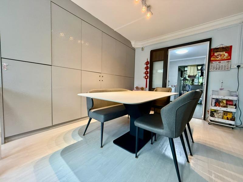 HDB Apartment for Sale, 916 Hougang Avenue 9 HDB Apartment For Sale, $720,000, 3 Bed 2 Bath 1,291 sqft $558.00 psf, SGD 720,000 | 99-year Leasehold