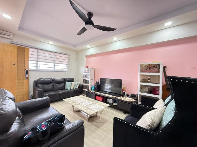 Prop-GPT: HDB Apartment: D27 Yishun 270 Yishun Street 22