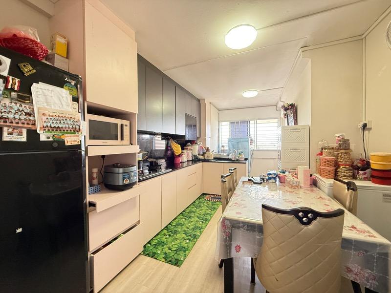 HDB Apartment for Sale, 270 Yishun Street 22 HDB Apartment For Sale, $435,000, 2 Bed 2 Bath 796 sqft $546.00 psf, SGD 435,000 | 99-year Leasehold