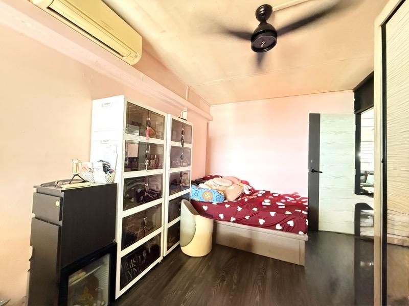 HDB Apartment for Sale, 270 Yishun Street 22 HDB Apartment For Sale, $435,000, 2 Bed 2 Bath 796 sqft $546.00 psf, SGD 435,000 | 99-year Leasehold