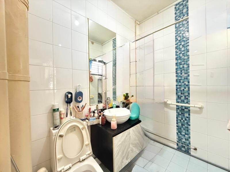 HDB Apartment for Sale, 270 Yishun Street 22 HDB Apartment For Sale, $435,000, 2 Bed 2 Bath 796 sqft $546.00 psf, SGD 435,000 | 99-year Leasehold