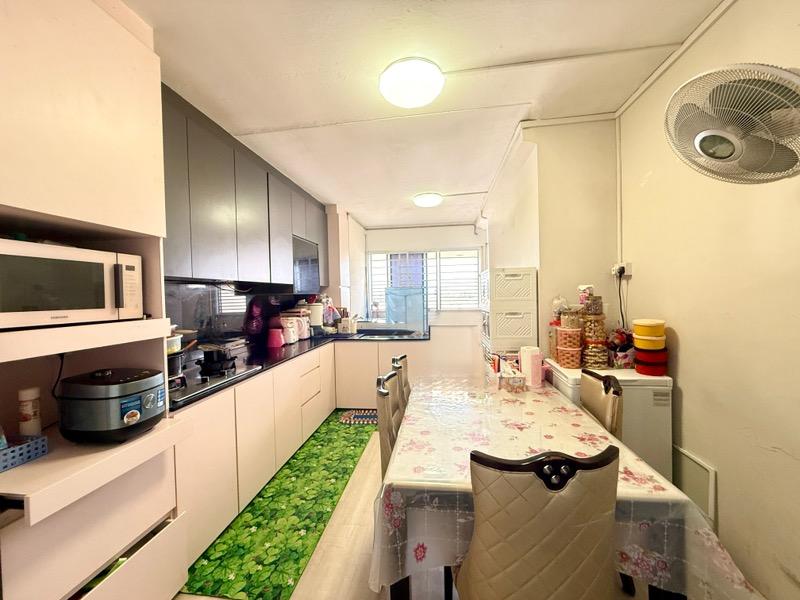 HDB Apartment for Sale, 270 Yishun Street 22 HDB Apartment For Sale, $435,000, 2 Bed 2 Bath 796 sqft $546.00 psf, SGD 435,000 | 99-year Leasehold