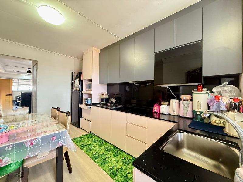 HDB Apartment for Sale, 270 Yishun Street 22 HDB Apartment For Sale, $435,000, 2 Bed 2 Bath 796 sqft $546.00 psf, SGD 435,000 | 99-year Leasehold