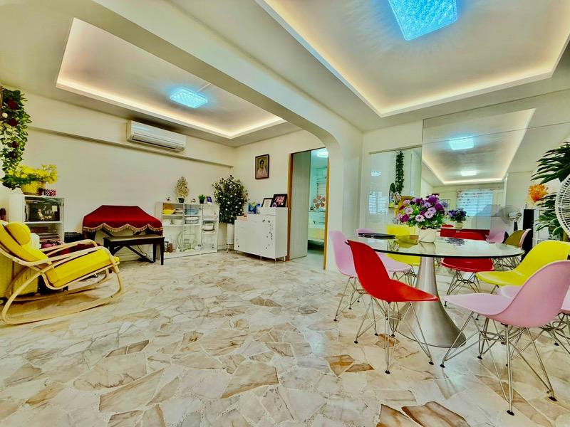 HDB Apartment for Sale, 431 Clementi Avenue 3 HDB Apartment For Sale, $555,000, 2 Bed 2 Bath 882 sqft $629.00 psf, SGD 555,000 | 99-year Leasehold