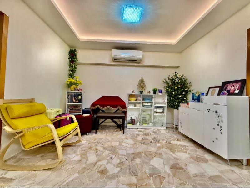 HDB Apartment for Sale, 431 Clementi Avenue 3 HDB Apartment For Sale, $555,000, 2 Bed 2 Bath 882 sqft $629.00 psf, SGD 555,000 | 99-year Leasehold