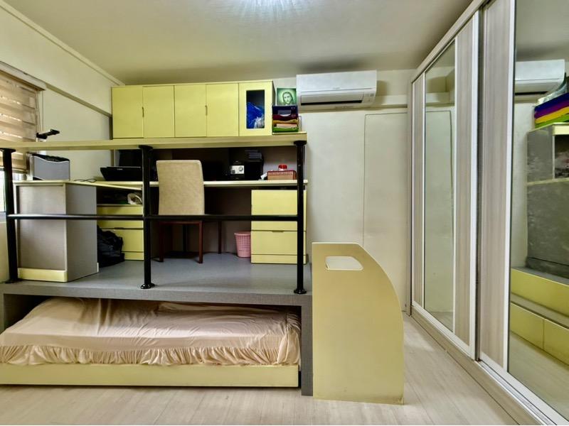 HDB Apartment for Sale, 431 Clementi Avenue 3 HDB Apartment For Sale, $555,000, 2 Bed 2 Bath 882 sqft $629.00 psf, SGD 555,000 | 99-year Leasehold