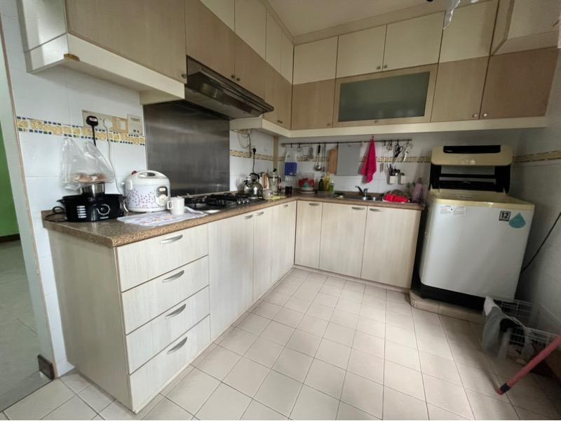 HDB Apartment for Sale, 404A Fernvale Lane HDB Apartment For Sale, $650,000, 3 Bed 2 Bath 1,216 sqft $535.00 psf, SGD 650,000 | 99-year Leasehold