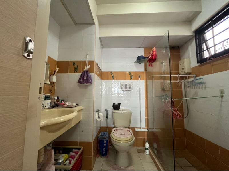 HDB Apartment for Sale, 404A Fernvale Lane HDB Apartment For Sale, $650,000, 3 Bed 2 Bath 1,216 sqft $535.00 psf, SGD 650,000 | 99-year Leasehold