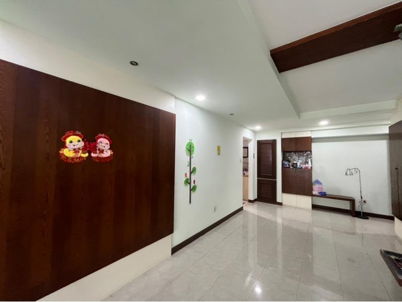 HDB Apartment for Sale, 404A Fernvale Lane HDB Apartment For Sale, $650,000, 3 Bed 2 Bath 1,216 sqft $535.00 psf, SGD 650,000 | 99-year Leasehold