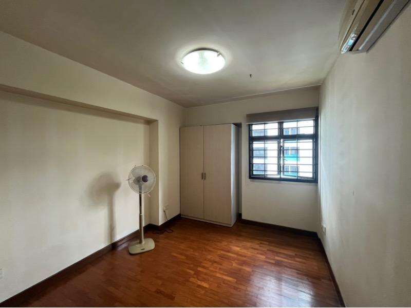 HDB Apartment for Sale, 404A Fernvale Lane HDB Apartment For Sale, $650,000, 3 Bed 2 Bath 1,216 sqft $535.00 psf, SGD 650,000 | 99-year Leasehold