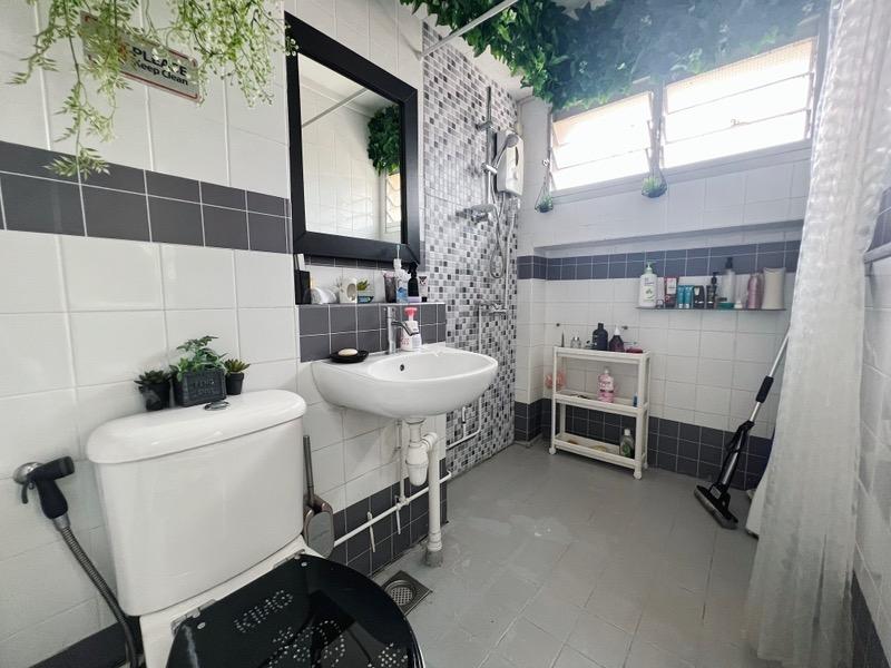 HDB Apartment for Sale, 134 Pasir Ris Street 11 HDB Apartment For Sale, $899,000, 4 Bed 2 Bath 1,560 sqft $576.00 psf, SGD 899,000 | 99-year Leasehold