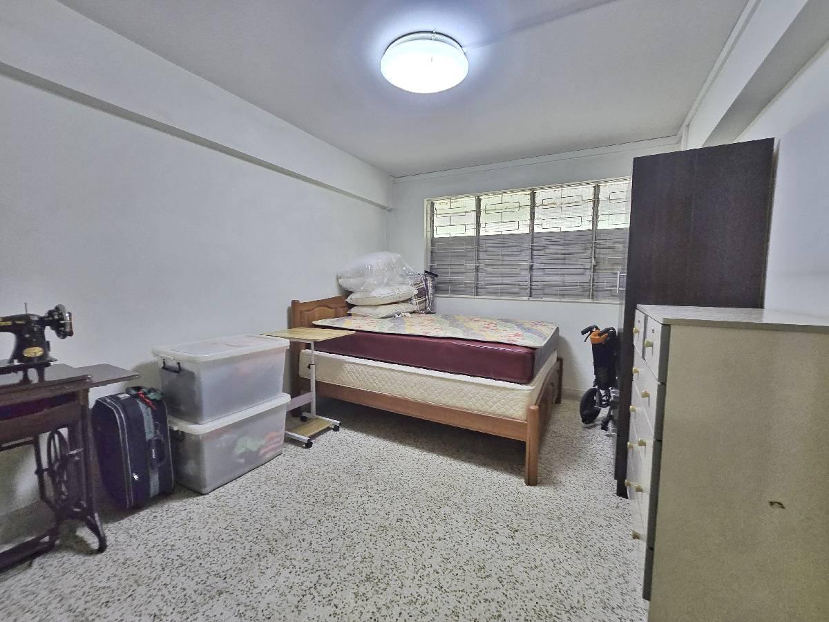 HDB Apartment for Sale, 7 Marsiling Drive HDB Apartment For Sale, $415,000, 3 Bed 2 Bath 947 sqft $438.00 psf, SGD 415,000 | 99-year Leasehold