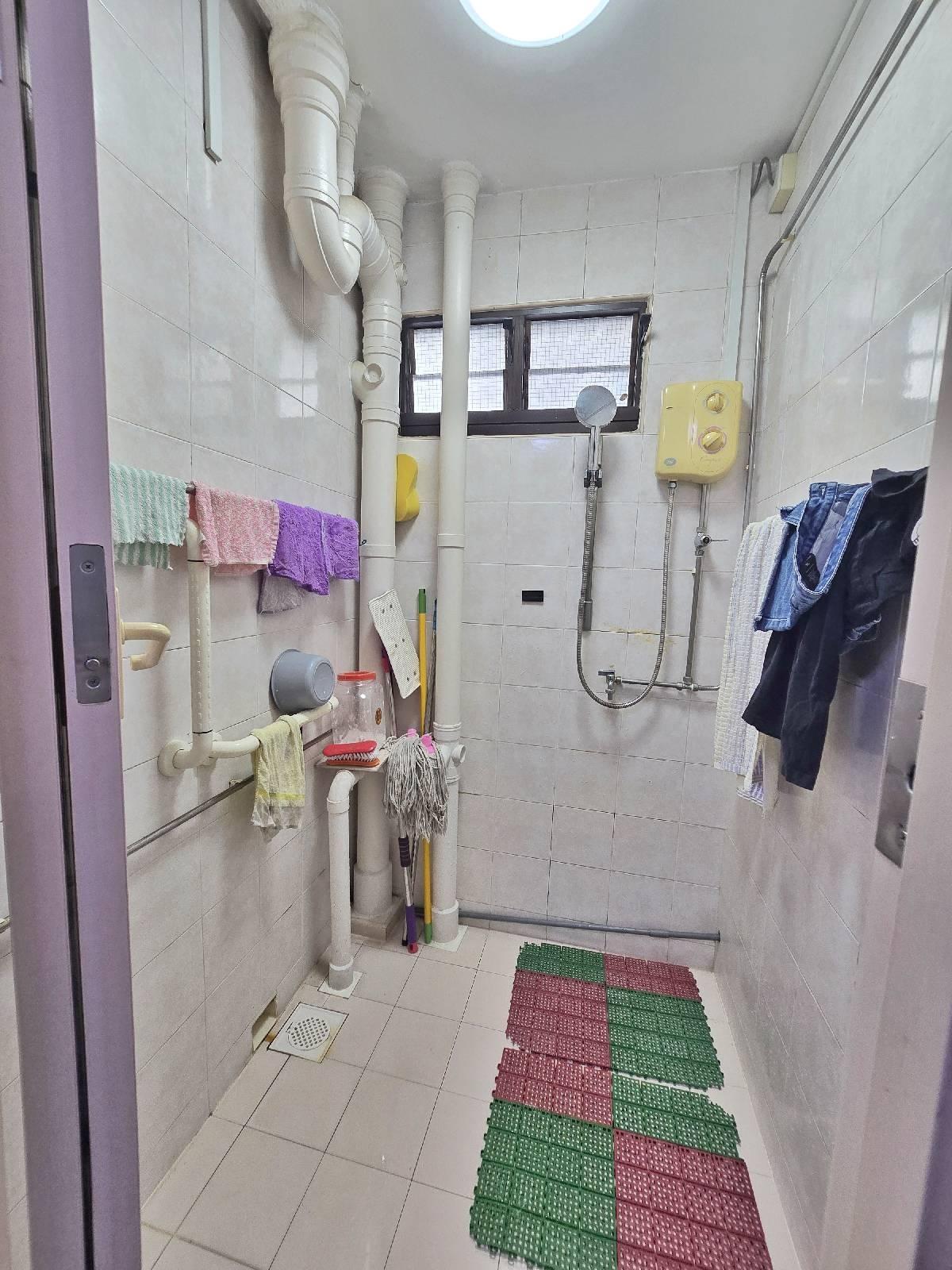HDB Apartment for Sale, 7 Marsiling Drive HDB Apartment For Sale, $415,000, 3 Bed 2 Bath 947 sqft $438.00 psf, SGD 415,000 | 99-year Leasehold