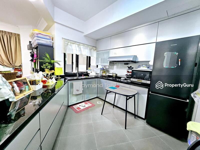 Prop-GPT: Condominium: D16  Bayshore Park