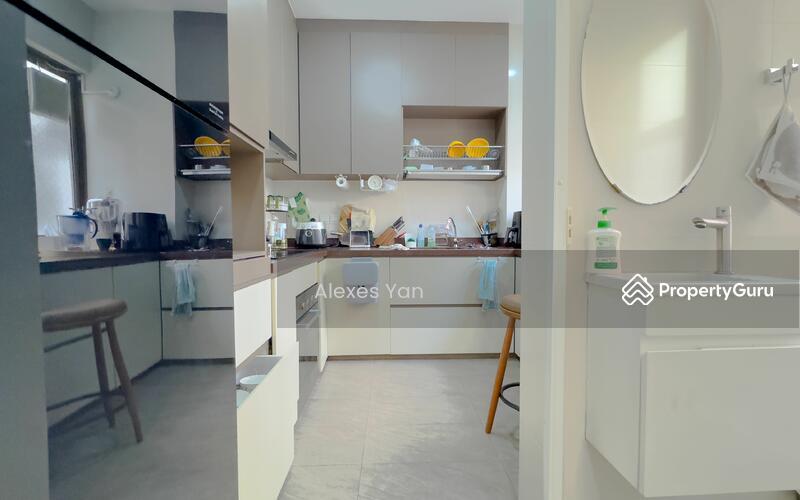 Terrace for Sale, D'Manor, SGD 2,990,000 | 99-year lease
