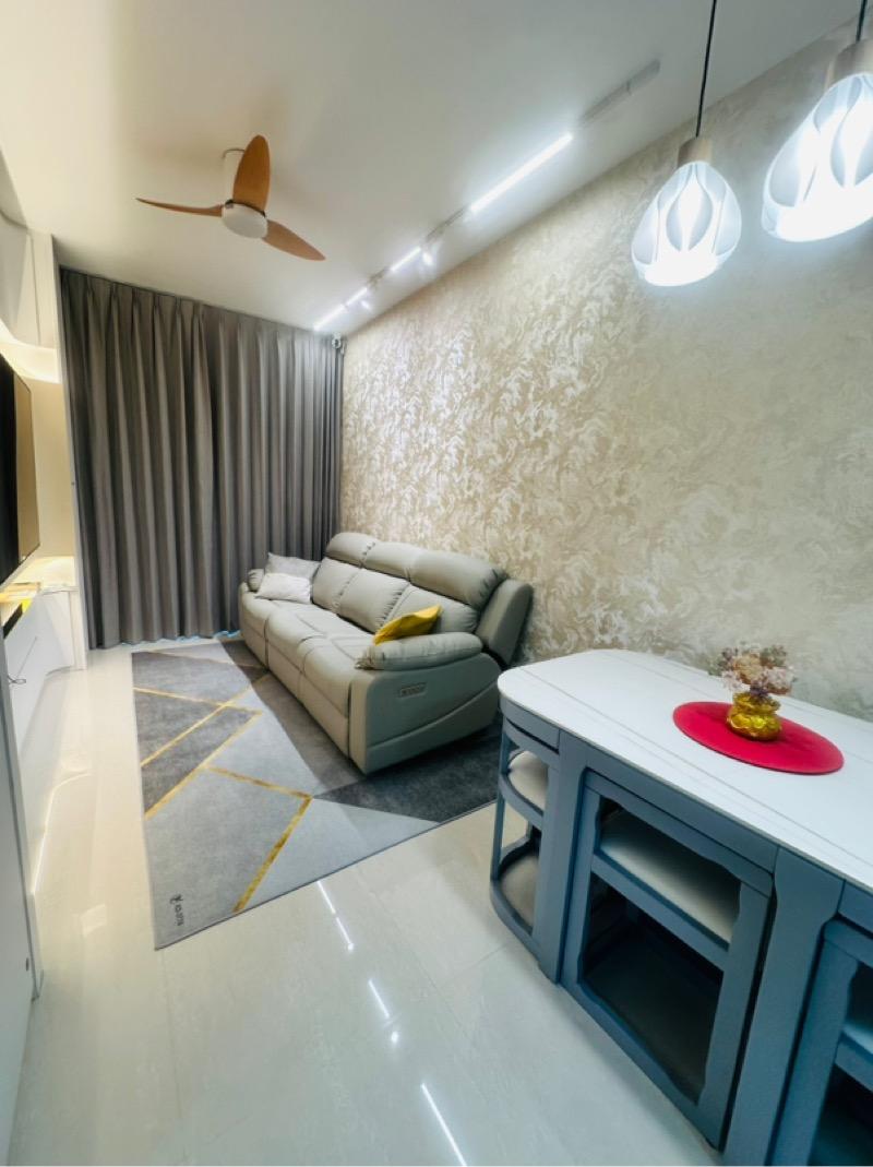 Prop-GPT: Condominium: D18  Renovated 2bdrm Premium
