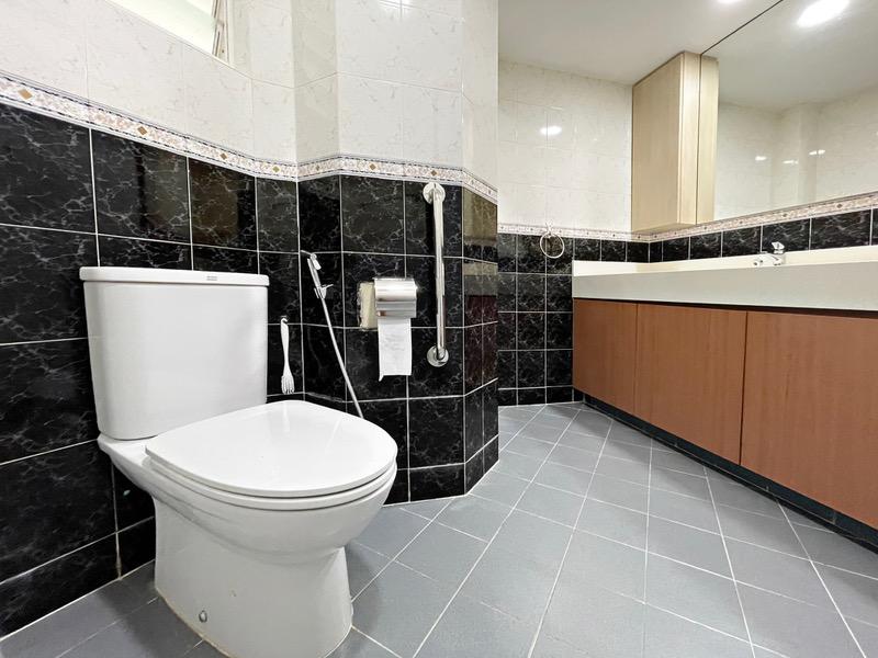 Apartment for Sale, Melville Park Apartment For Sale, $900,000, 2 Bed 2 Bath 969 sqft $929.00 psf, SGD 900,000 | 99-year Leasehold