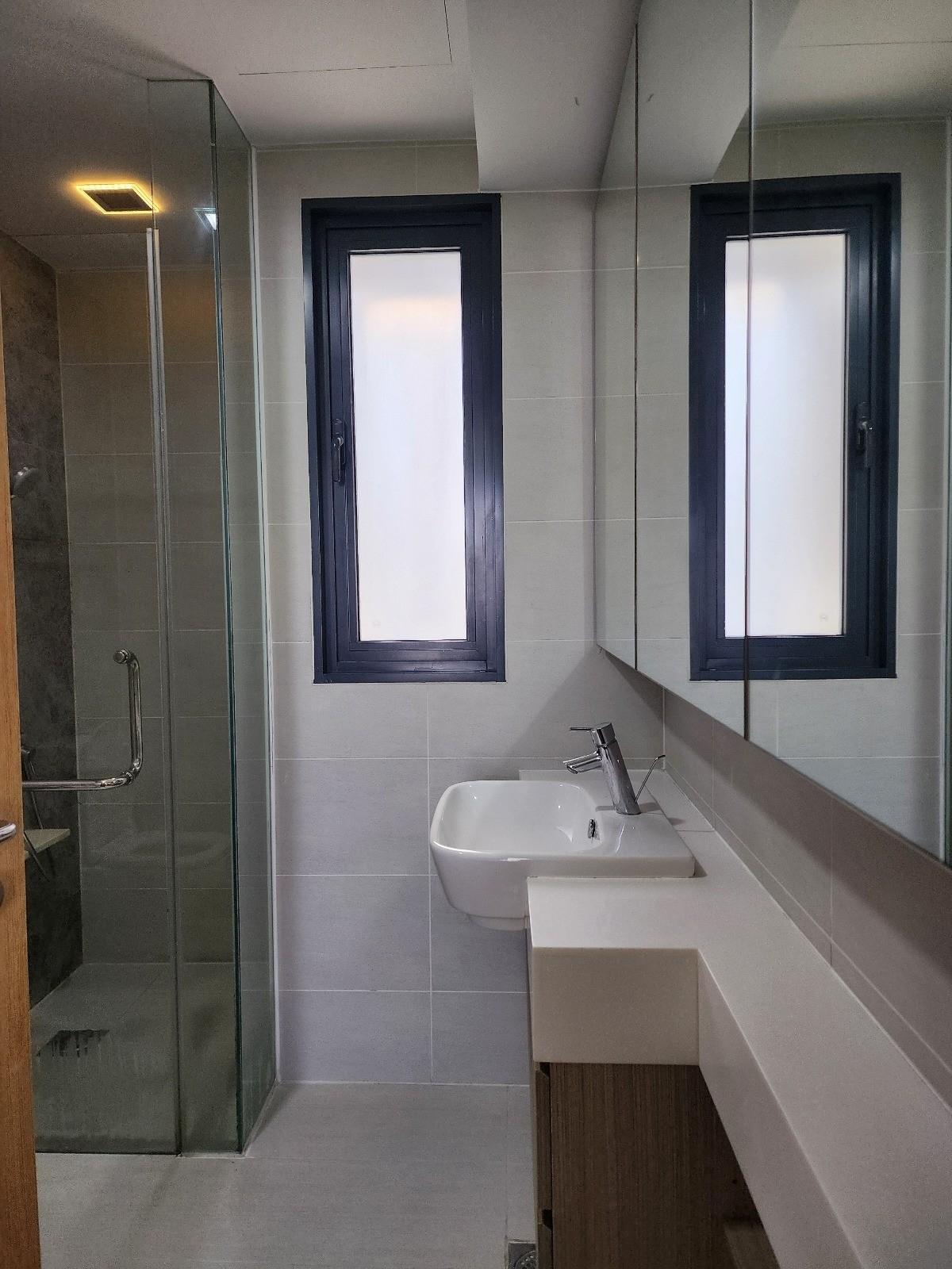 Condominium for Sale, THE LAKEFRONT RESIDENCES Condominium For Sale, $1,900,000, 3 Bed 2 Bath 1,023 sqft $1,857.00 psf, SGD 1,900,000 | 99-year Leasehold