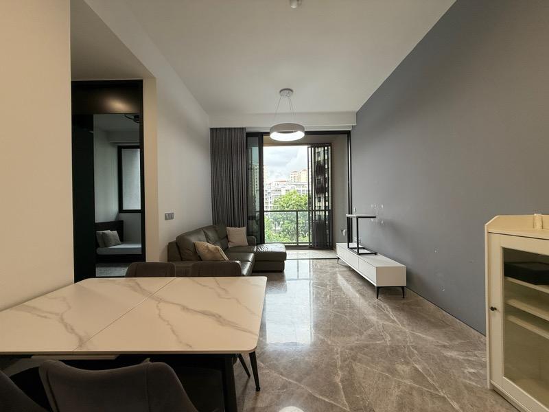 Prop-GPT: Apartment: D09  Martin Modern