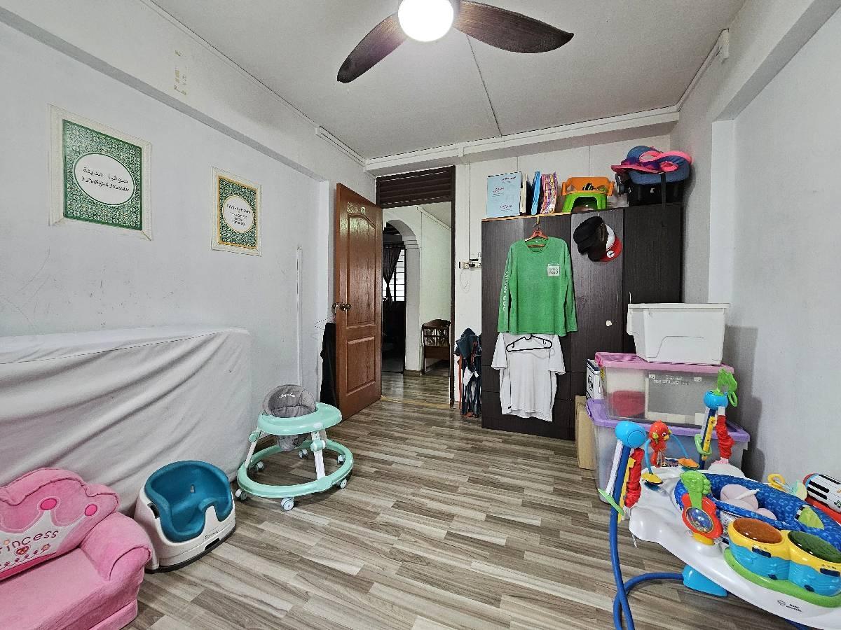 HDB Apartment for Sale, 149 Bishan Street 11 HDB Apartment For Sale, $610,000, 3 Bed 2 Bath 904 sqft $675.00 psf, SGD 610,000 | 99-year Leasehold