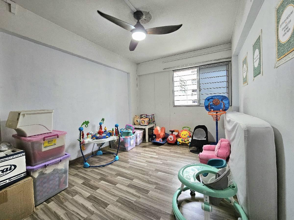 HDB Apartment for Sale, 149 Bishan Street 11 HDB Apartment For Sale, $610,000, 3 Bed 2 Bath 904 sqft $675.00 psf, SGD 610,000 | 99-year Leasehold