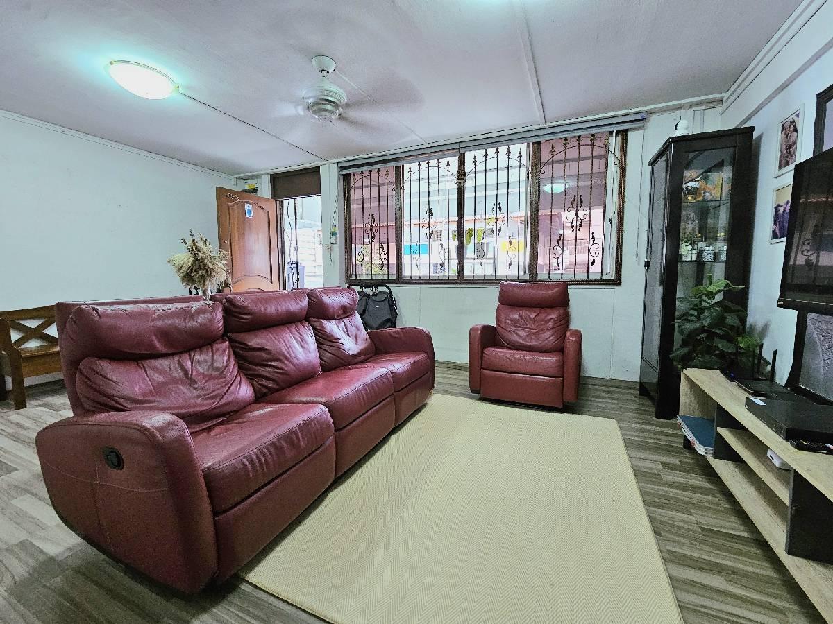 HDB Apartment for Sale, 149 Bishan Street 11 HDB Apartment For Sale, $610,000, 3 Bed 2 Bath 904 sqft $675.00 psf, SGD 610,000 | 99-year Leasehold