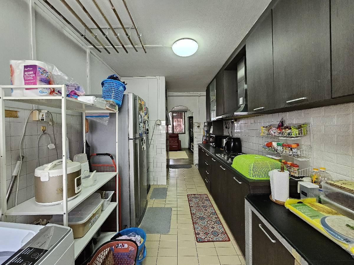 HDB Apartment for Sale, 149 Bishan Street 11 HDB Apartment For Sale, $610,000, 3 Bed 2 Bath 904 sqft $675.00 psf, SGD 610,000 | 99-year Leasehold