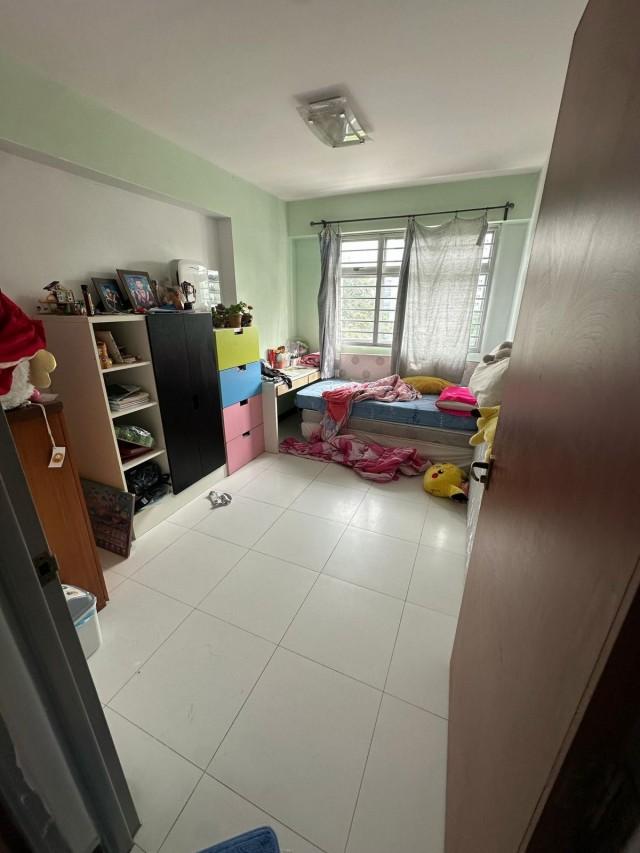 HDB Apartment for Sale, 183A Boon Lay Avenue HDB Apartment For Sale, $900,000, 3 Bed 2 Bath 1,206 sqft $746.00 psf, SGD 900,000 | 99-year Leasehold