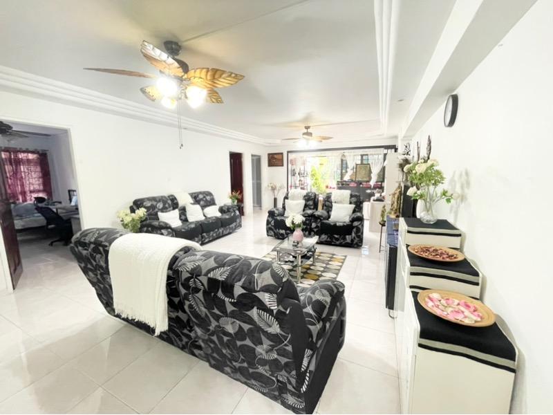 Prop-GPT: HDB Apartment: D23 Choa Chu Kang 758 Choa Chu Kang North 5