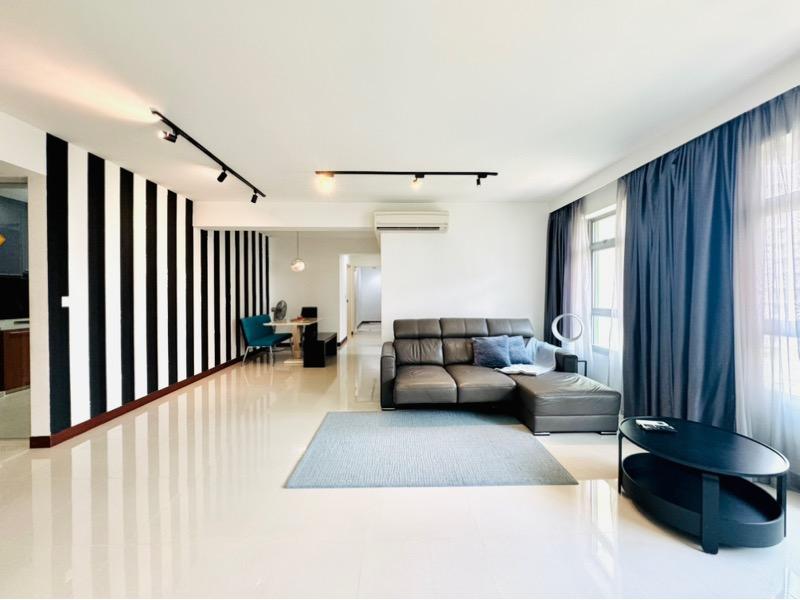 HDB Apartment for Sale. 