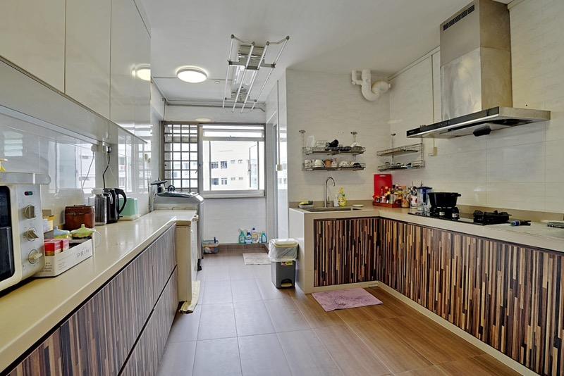 HDB Apartment for Sale, 225 Choa Chu Kang Central HDB Apartment For Sale, $698,000, 3 Bed 2 Bath 129 sqft $5,411.00 psf, SGD 698,000 | 99-year Leasehold
