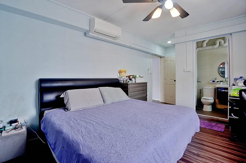 HDB Apartment for Sale, 225 Choa Chu Kang Central HDB Apartment For Sale, $698,000, 3 Bed 2 Bath 129 sqft $5,411.00 psf, SGD 698,000 | 99-year Leasehold