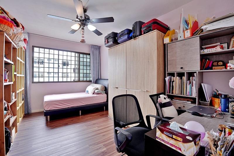 HDB Apartment for Sale, 225 Choa Chu Kang Central HDB Apartment For Sale, $698,000, 3 Bed 2 Bath 129 sqft $5,411.00 psf, SGD 698,000 | 99-year Leasehold