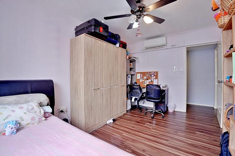 HDB Apartment for Sale, 225 Choa Chu Kang Central HDB Apartment For Sale, $698,000, 3 Bed 2 Bath 129 sqft $5,411.00 psf, SGD 698,000 | 99-year Leasehold