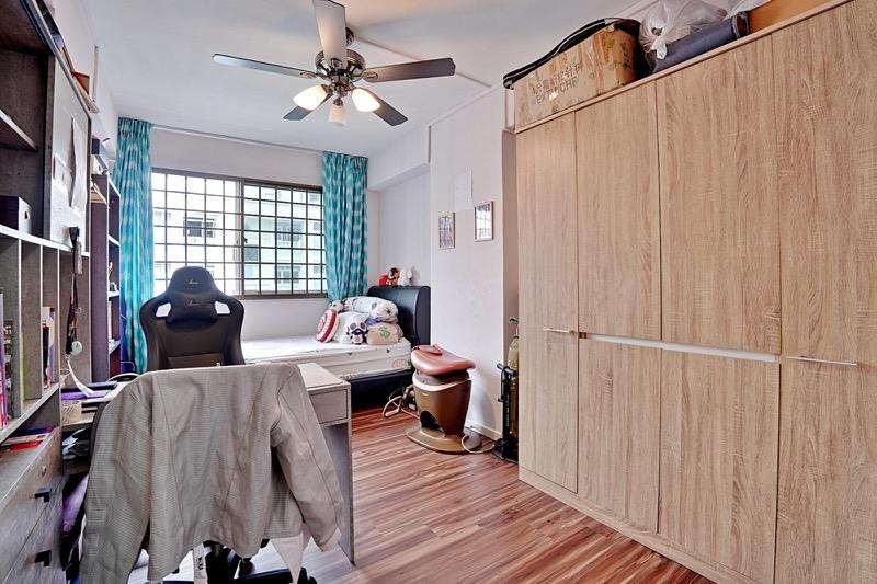 HDB Apartment for Sale, 225 Choa Chu Kang Central HDB Apartment For Sale, $698,000, 3 Bed 2 Bath 129 sqft $5,411.00 psf, SGD 698,000 | 99-year Leasehold