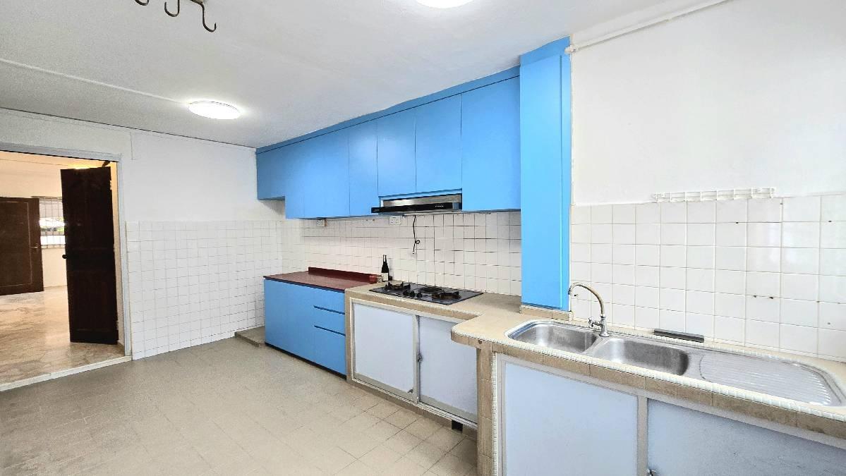 HDB Apartment for Sale. 