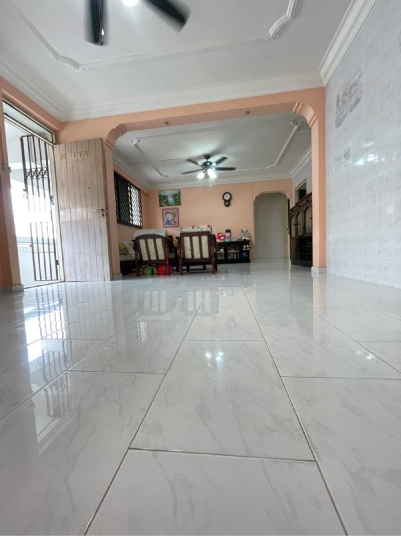 HDB Apartment for Sale, 844 Yishun Street 81 HDB Apartment For Sale, $599,999, 3 Bed 2 Bath 107 sqft $5,607.00 psf, SGD 599,999 | 99-year Leasehold